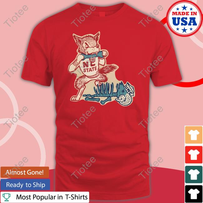Nc State's Mascot Eating Unc's Mascot Tee Nc State's Mascot Eating Unc's Mascot T Shirt Jeremy Markovich