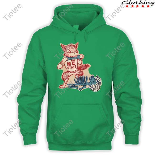 Nc State's Mascot Eating Unc's Mascot Tee Jeremy Markovich Nc State's Mascot Eating Unc's Mascot Hoodie American Aquarium