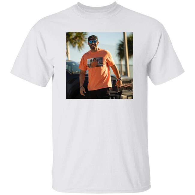 Martinez Wearing A T-Shirt Of Brady Shirt