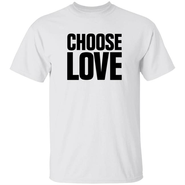 Danh - Caroline Flack's Sister Jody Choose Love Shirt
